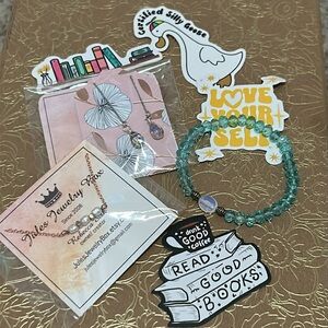 Bracelet, necklace and earrings bundle